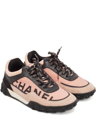 Chanel logo-detail lace-up sneakers - Pink