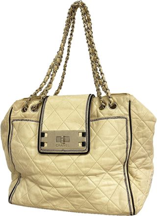 Chanel Ivory Leather Tote Bag (Pre-Owned)