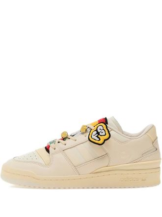 adidas embroidered-patch lace-up sneakers - Neutrals