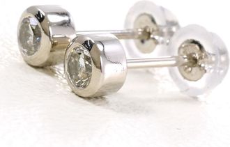 C&A Unbranded Stud Earrings (Pre-Owned)