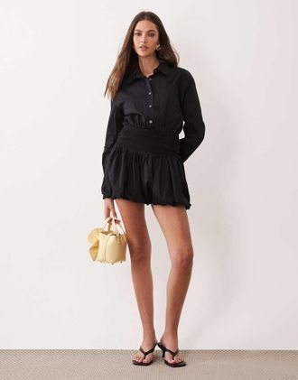 Aria Cove Vestito camicia corto aderente in vita con fondo a palloncino nero