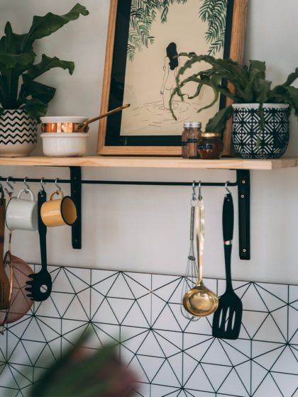 How to decorate a small kitchen? We have the answers