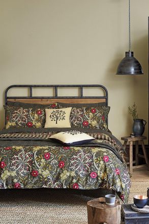 Morris & Co. Morris Seaweed Cotton Cover Set in Black | Size: King