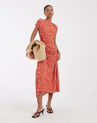 & Other Stories Vestito lungo in jersey rosso a fiori con dettaglio arricciato