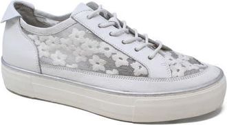 Django & Juliette Faders Breathable Mesh Sneaker in White-White Leather Flowers at Nordstrom, Size 38