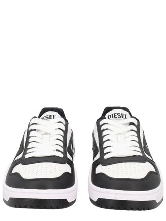 Diesel Low-Top Sneakers with Classic Lace-Up Design and Textured Sole