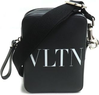 Valentino Garavani Black Shoulder Bag (Pre-Owned)