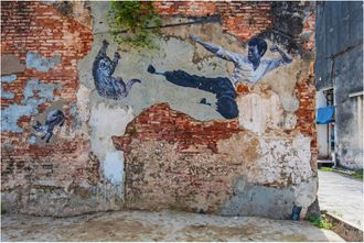 Schubiger M&ouml;bel Digitaldruck auf Acrylglas Street Art mit K&auml;mpfer