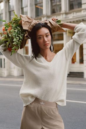 Alo | Wool Cashmere New Class Oversized V-Neck Sweater Top in Ivory White, Size: Medium