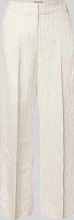Christian Berg Wide Fit Stoffhose mit B&uuml;gelfalten in Ecru, Gr&ouml;&szlig;e 34