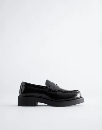 & Other Stories mocassini in pelle premium neri-Nero
