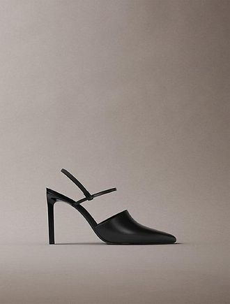 Calvin Klein Zapatos de sal&oacute;n de tac&oacute;n de aguja con tal&oacute;n descubierto de piel