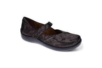 Revere Comfort Shoes Womens Timaru Flat Shoes In Grey Angle