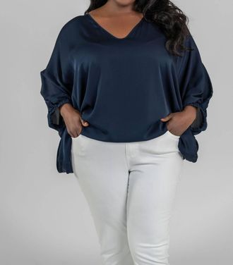 Nouvelle/Silk95Five Austin V-Neck Top In Navy