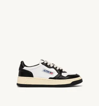 Autry MEDALIST LOW BICOLOR SNEAKERS IN WHITE AND BLACK LEATHER
