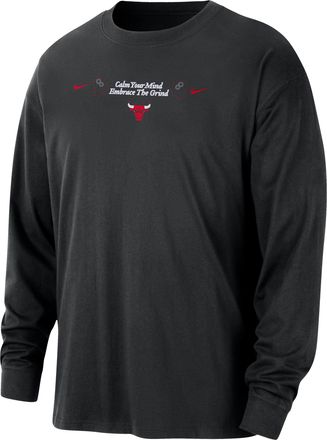 Nike Chicago Bulls Courtside Nike Mens NBA Max90 Long-Sleeve T-Shirt in Black | HQ0659-010
