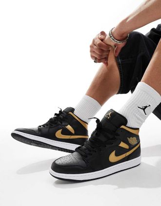 Baskets Montantes Nike Jordan en Noir jusqu a 30