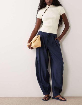 Miss Selfridge Pantaloni a palloncino sartoriali a pieghe blu navy