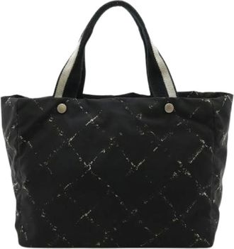 Chanel Pre-owned Tote Bags, female, Black, Size: ONE SIZE Pre-owned Travel Line Tote Bag