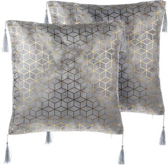 Beliani Conjunto De Cojines Decorativos Plateado Jacquard 45 X 45 Cm Con Borlas Patr&oacute;n Geom&eacute;trico Decoraci&oacute;n Moderna Glam Camellia