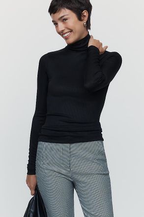A Gold E Carlyle Turtleneck Top