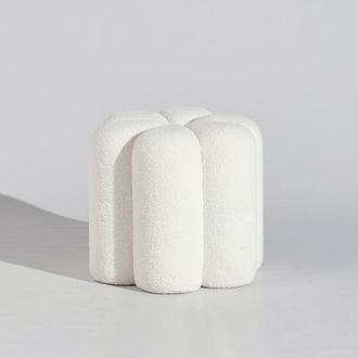 Maisons du monde Puf en forma de flor color crudo