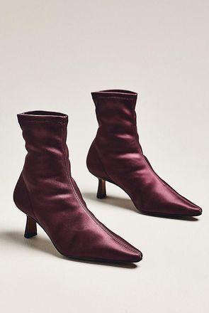 Ángel Alarcón Pointed-Toe Kitten-Heel Boots