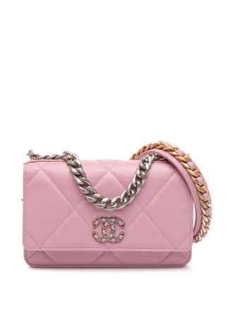 Chanel 2021-2025 Quilted Lambskin 19 Wallet on Chain satchel - Pink