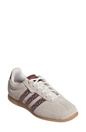 adidas Barreda Lo Sneaker in Off White/Maroon/Gum at Nordstrom Rack, Size 10.5