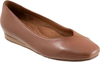 Softwalk Vina Leather Flat in Luggage at Nordstrom, Size 10.5