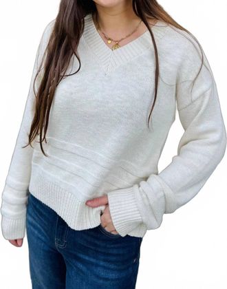 Sanctuary Classic V-Neck Sweater In Chalk