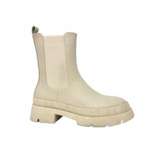 Ex&eacute; Womens Ankle Boot In Beige