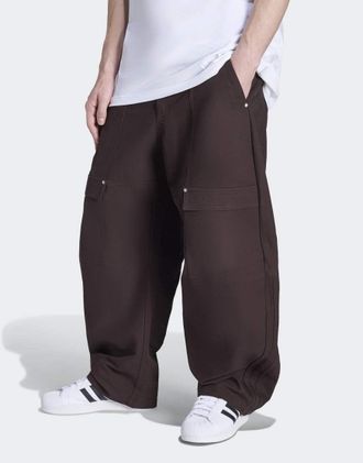 adidas Originals Pantaloni cargo in tela color caff&egrave; aurora-Marrone