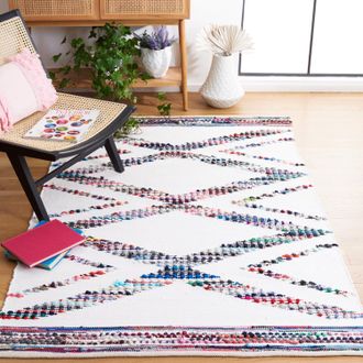 Safavieh Montauk Machine Made Area rug, Ivory / Blue Bohemian Style Easy Care