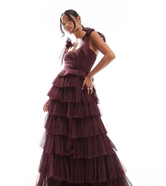 Lace & Beads Petite Vestito lungo in tulle a balze color prugna con fiocco sulle spalle-Viola