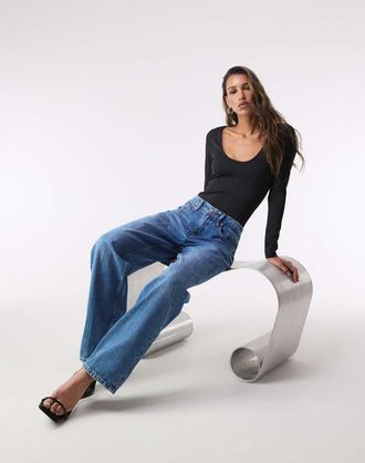 Good American Body a maniche lunghe modellante nero con scollo rotondo