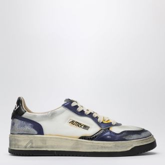 Autry Medalist Low Super Vintage sneakers in white/tanzanite