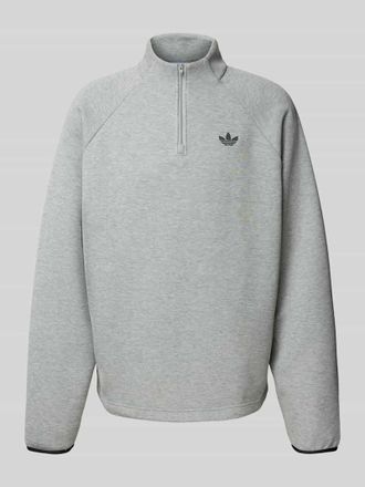 adidas Originals Sweatshirt mit Label-Stitching und Stehkragen in Hellgrau Melange, Gr&ouml;&szlig;e XL