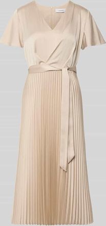 Comma Midikleid mit Plisseefalten und V-Ausschnitt in Sand, Gr&ouml;&szlig;e 42