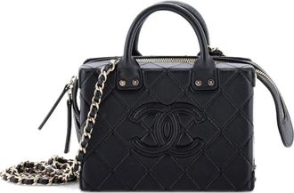 Chanel CC Square Convertible Vanity Case Quilted Calfskin Small shoulder bag - Nero