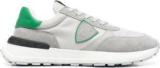 Philippe Model logo-patch low-top sneakers - unisex - Suede - 43 - Grey