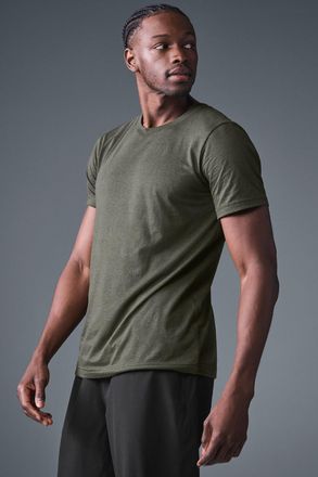 Alo | Triumph T-Shirt in Stealth Green, Size: Medium
