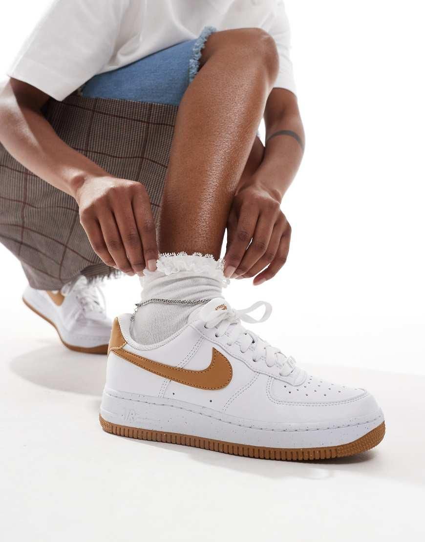 Nike air force 1 07 braune sohle hotsell