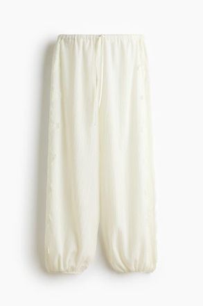 H&M Lace-trimmed Balloon-leg Pants in Cream at Nordstrom, Size X-Small