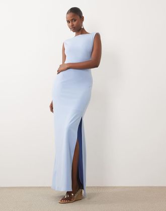 Tfnc vestito maxi in cr&ecirc;pe con scollo a barchetta e schiena nuda azzurro chiaro-Blu