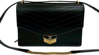 Chanel Leather Shoulder Bag (Pre-Owned)