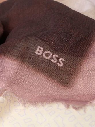 HUGO BOSS Tuch aus Leinen-Baumwolle-Mix Modell JINNAH in Dunkelbraun, Gr&ouml;&szlig;e 1