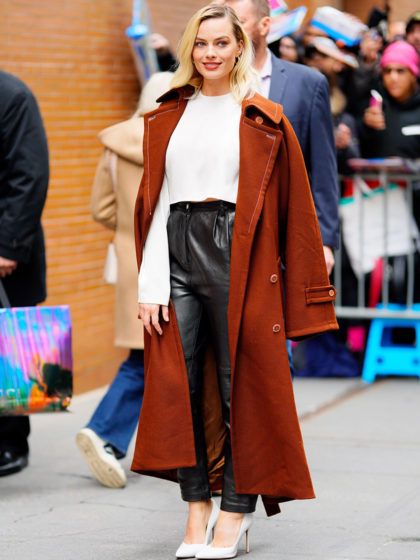 Margot robbie ci insegna come essere chic 24 ore su 24