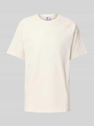 adidas Originals T-Shirt mit geripptem Rundhalsausschnitt in Offwhite, Gr&ouml;&szlig;e XXL
