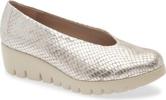 Wonders Extralite Wedge Pump in Maya Champagne at Nordstrom, Size 9.5-10Us